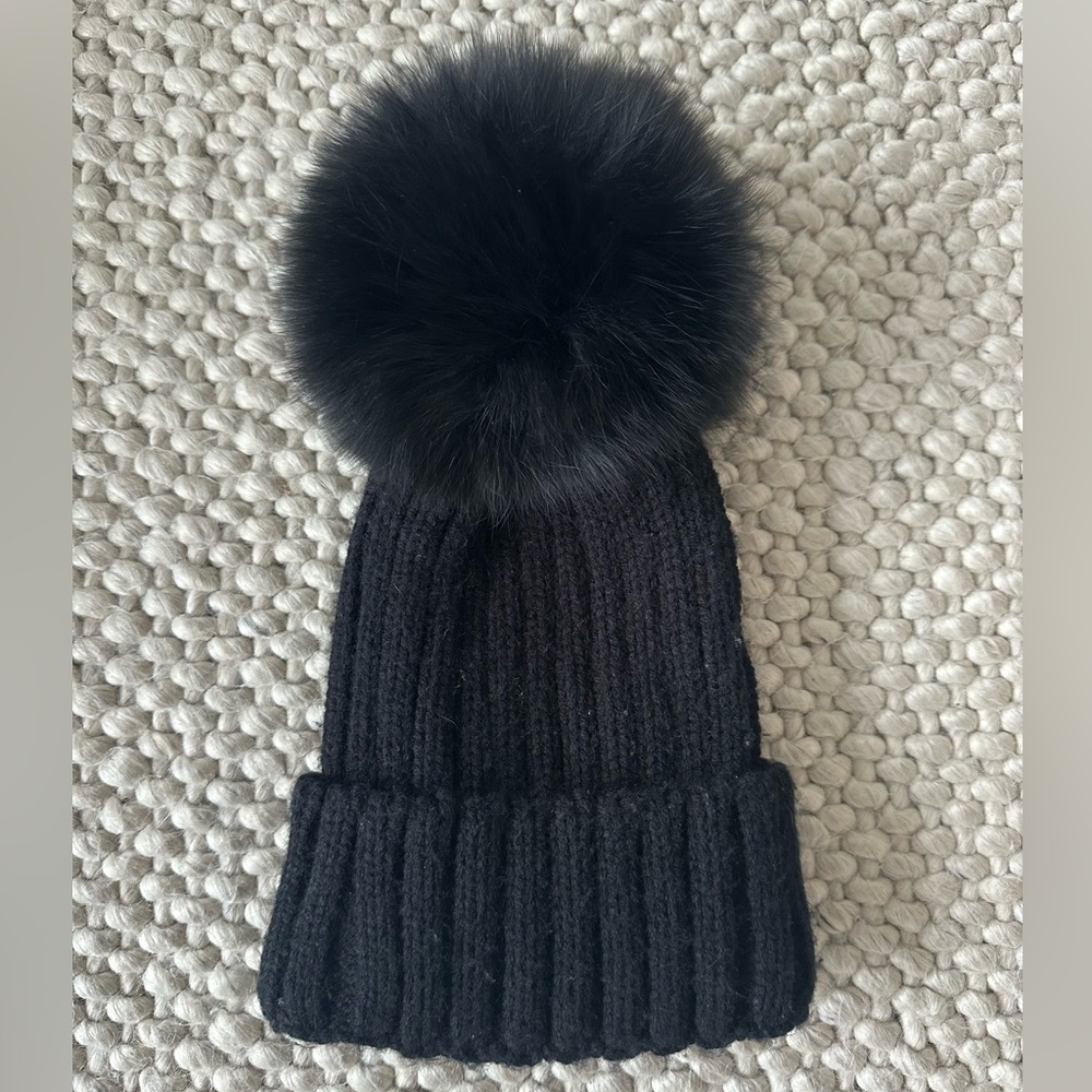 Jocelyn 100% Fur Pom Pom Hat - Black Rib